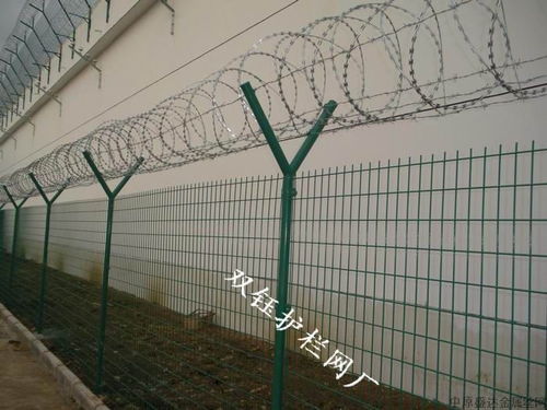 筑牢空中门户安全屏障 论武汉机场围栏网恺美场栏的重要性与优势